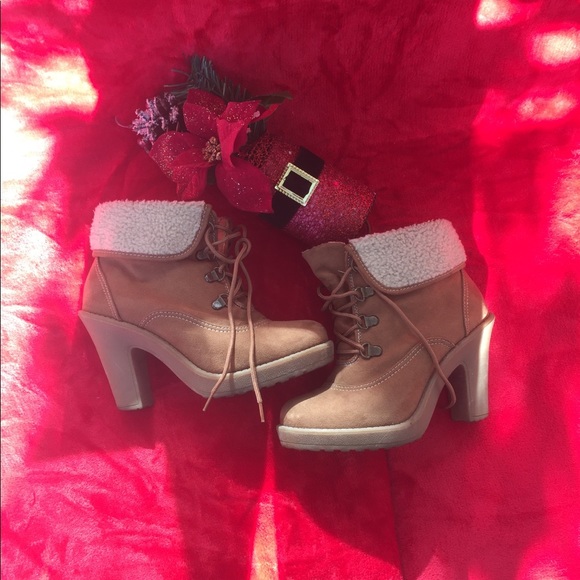 Beige boots, size 6.5 - Picture 4 of 4